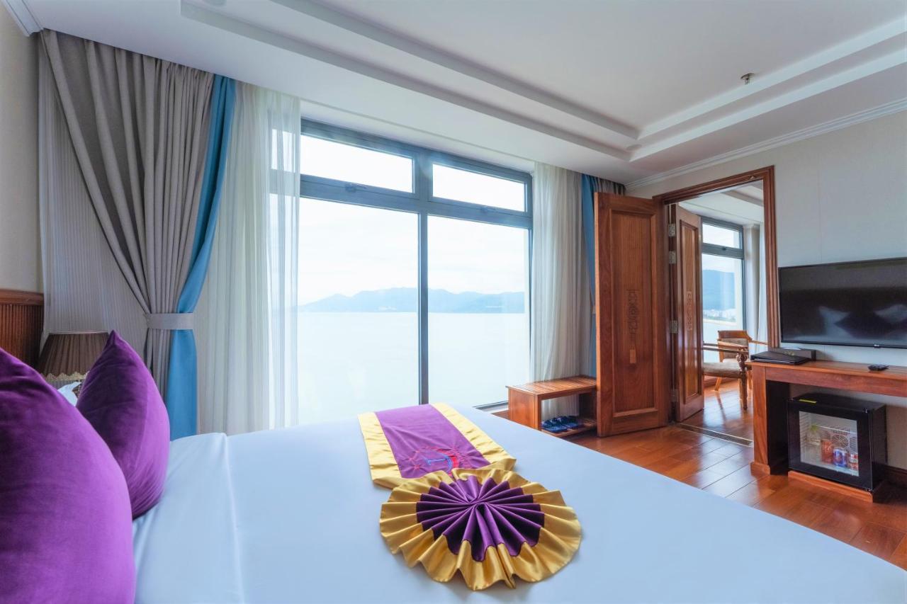 Vietnam Taste Hotel Quy Nhon - Beachfront ภายนอก รูปภาพ